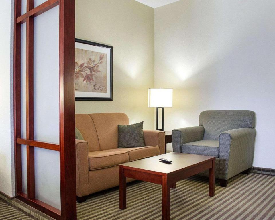 Comfort Suites Greenwood Exterior foto
